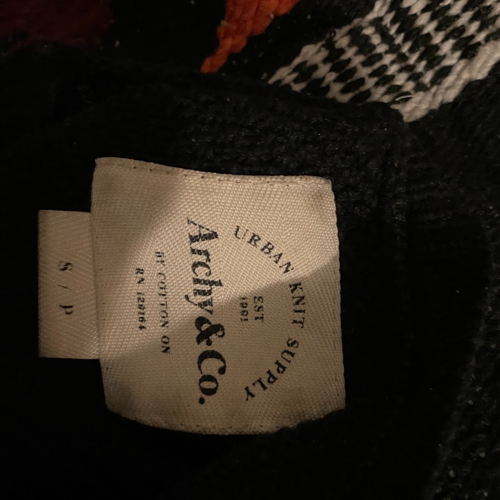 Archy & Co. Men’s Black Cotton Blend Knitted O-Nec
